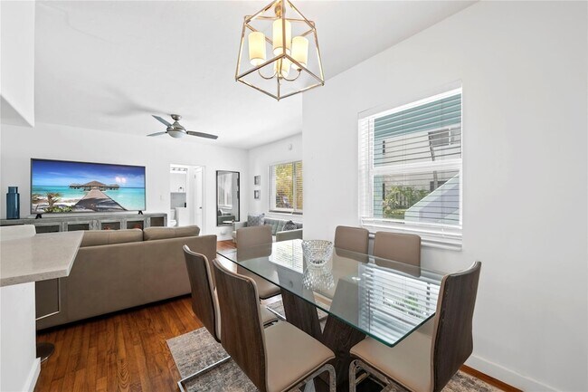 Building Photo - 3015 Seville St