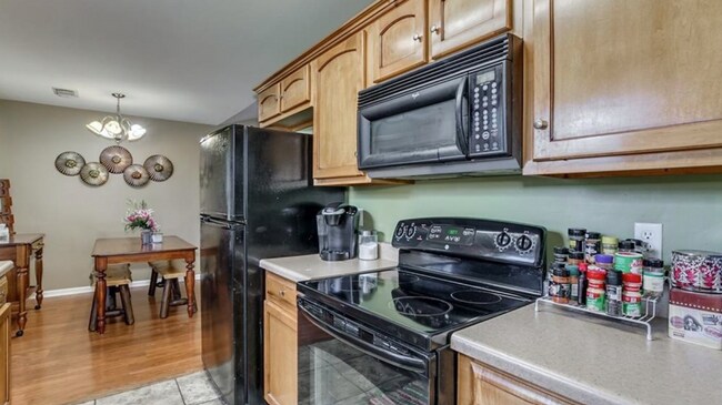 Building Photo - 18396 Peyton Ln