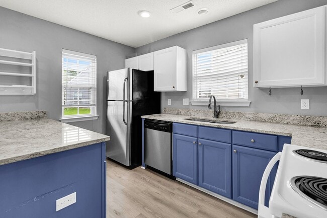 Building Photo - Beautiful Clements Ferry Townhome!