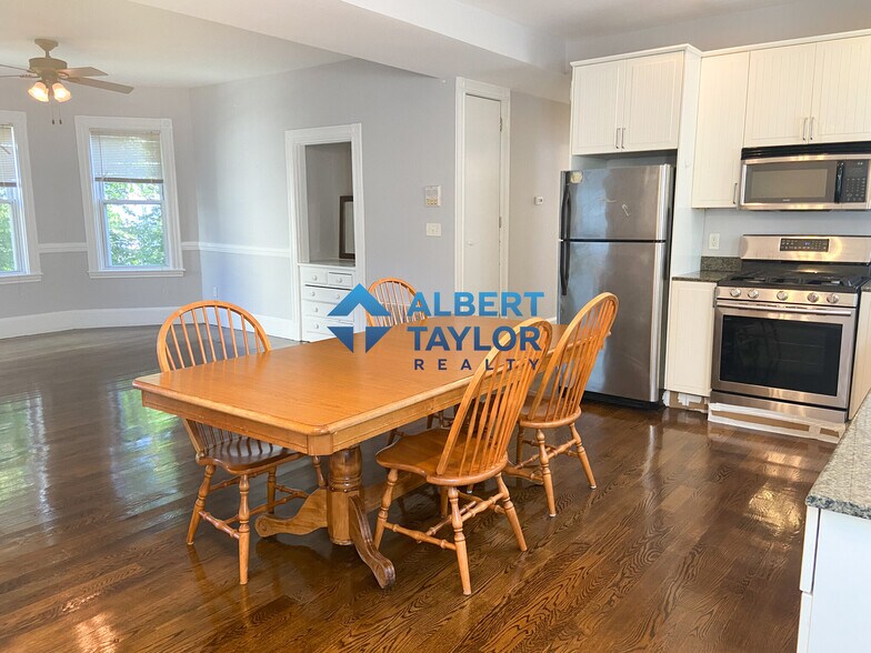 Building Photo - 19 Parker Hill Ave