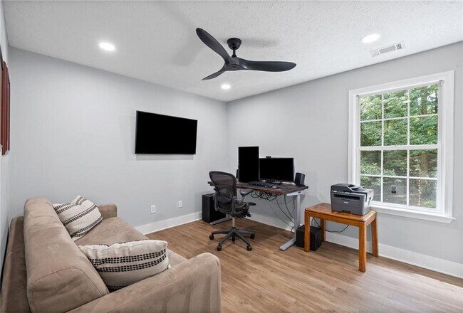 Building Photo - 135 Sable Pointe Dr