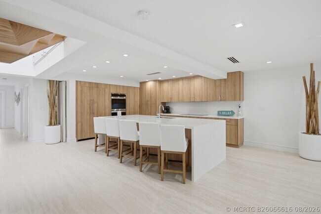 Building Photo - 1173 Hillsboro Mile