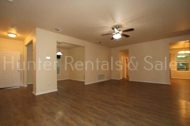 Building Photo - Beautiful 4-Bedroom, 2-Bath Home for Rent ...