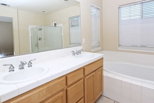 Building Photo - 444 Chestnut St,Brentwood