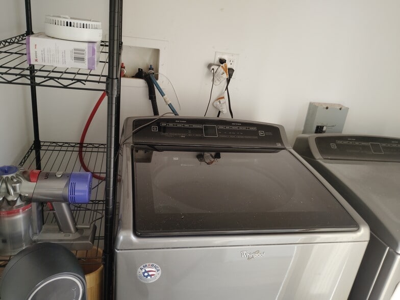 Building Photo - 1840 S Coast Hwy