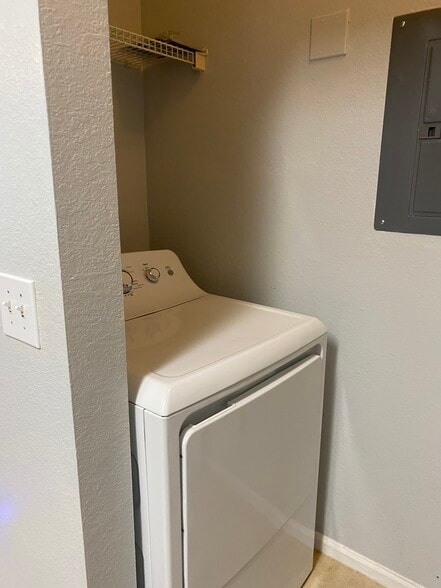 Clothes Dryer - 2279 Portofino Pl