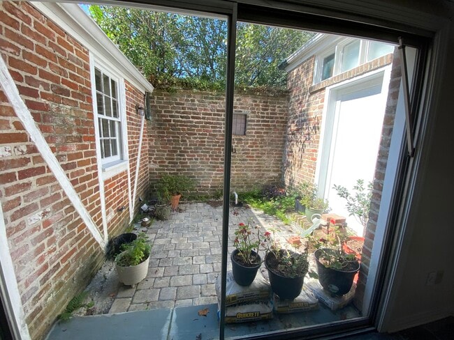 Building Photo - State Street Apartments