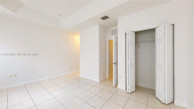 Building Photo - 2929 SE 2nd St