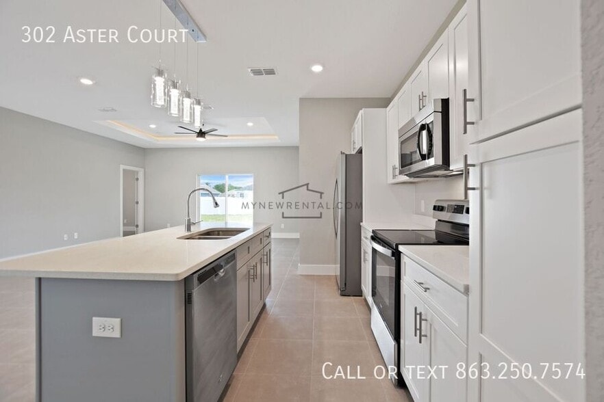 Building Photo - 302 W Aster Ct