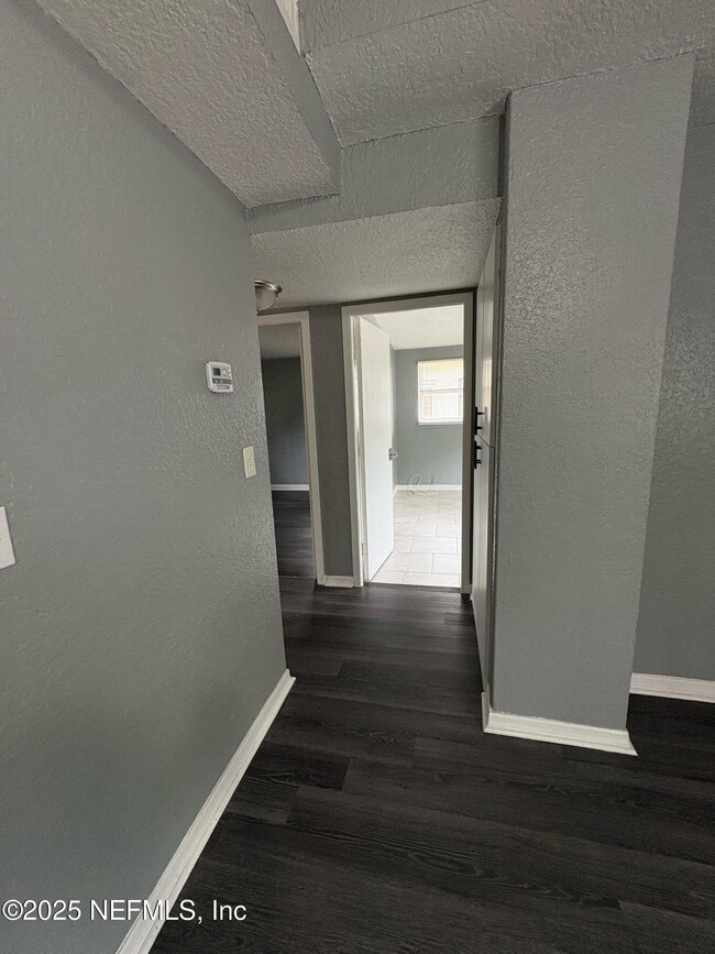 Building Photo - 2540 Spirea St