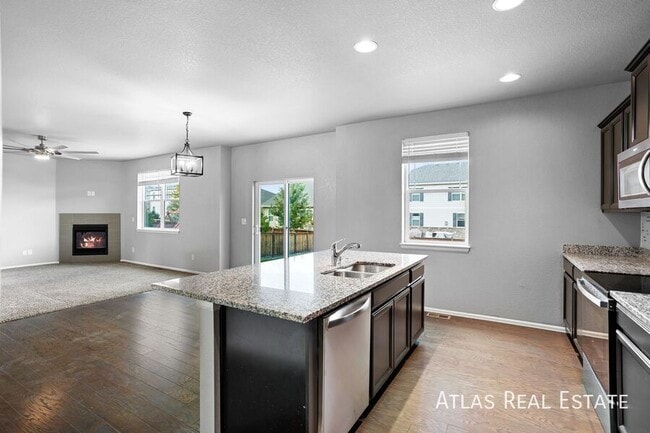 Building Photo - 1095 W 170th Pl