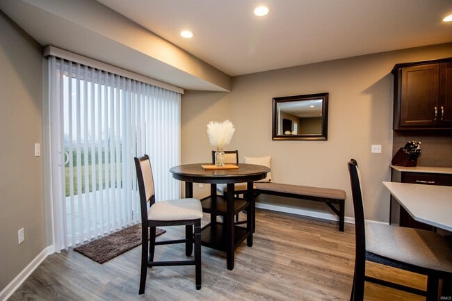 Building Photo - 444 Brescia Dr