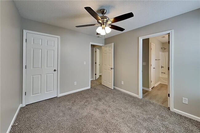 Building Photo - 28 Greystone Ridge