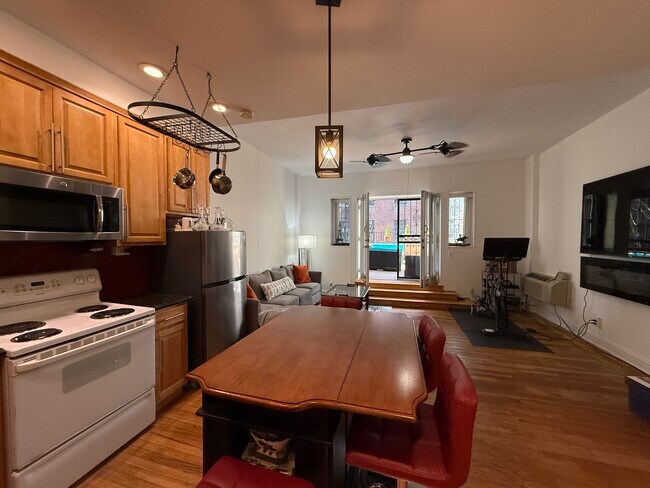 Building Photo - 166 East 88th Street