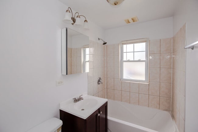 Building Photo - 4245 W Nelson St