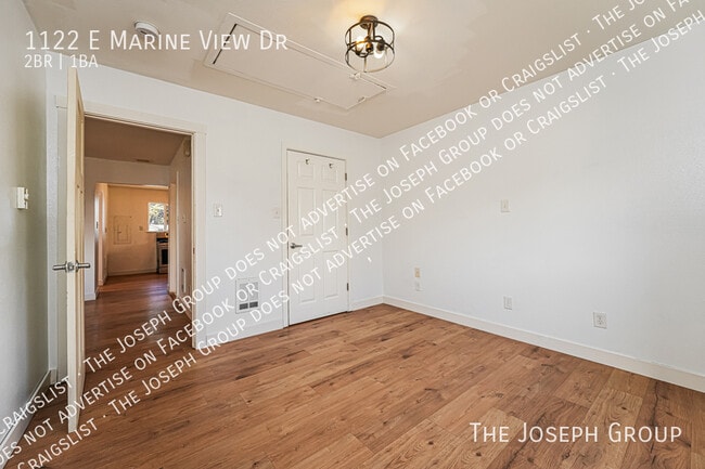 Building Photo - 1122 E Marine View Dr