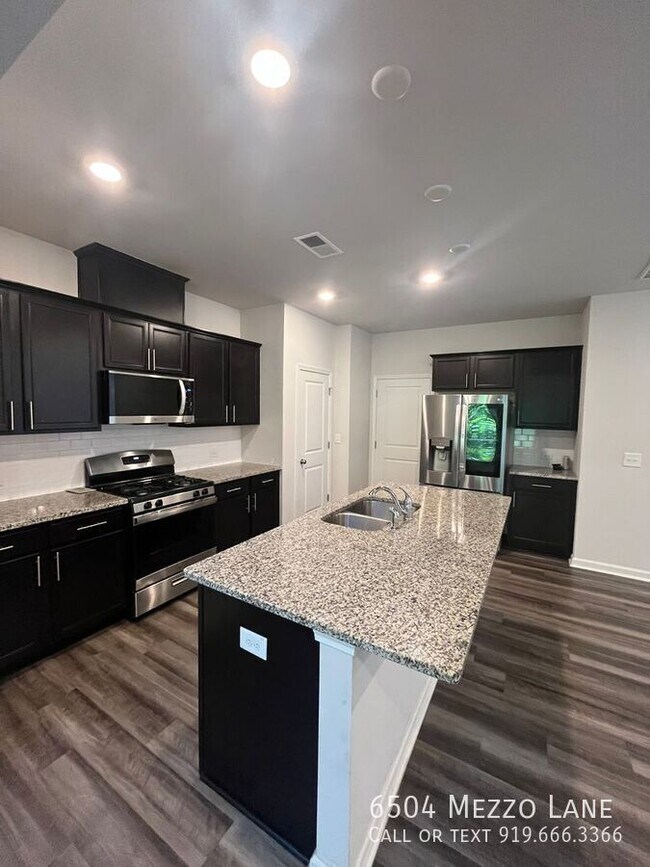 Building Photo - 6504 Mezzo Ln