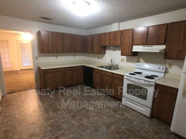 Building Photo - 102 Country Ln