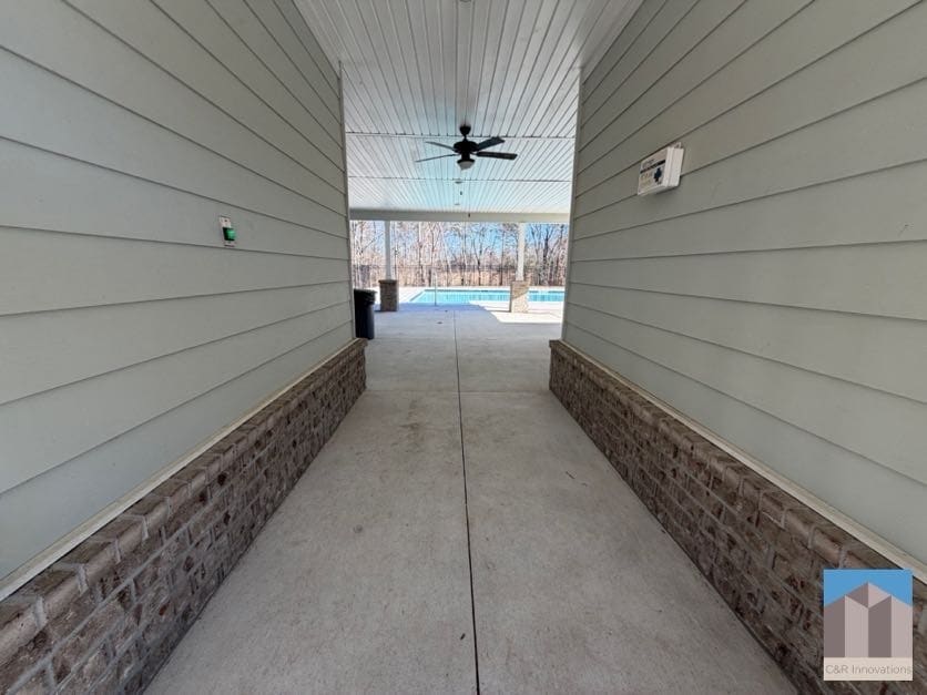 Building Photo - 7565 Knoll Hollow Rd