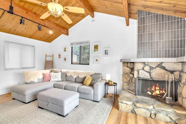 Building Photo - 355 Mullins Dr