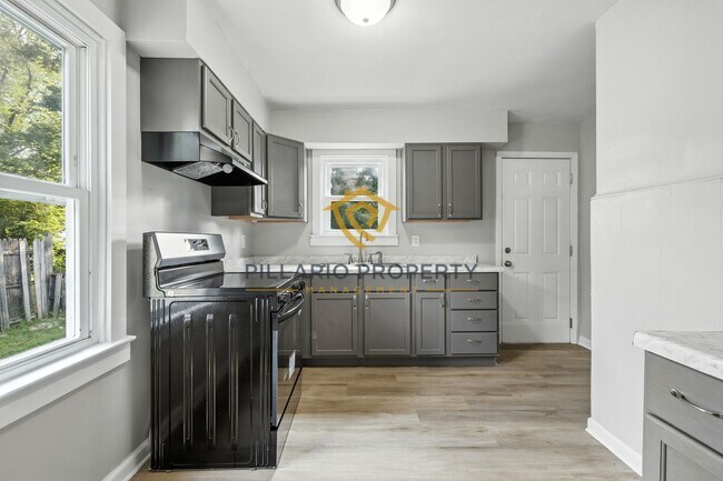 Building Photo - Beautifully Renovated 2-Bedroom Home Near Indy Motor Speedway, Available NOW!