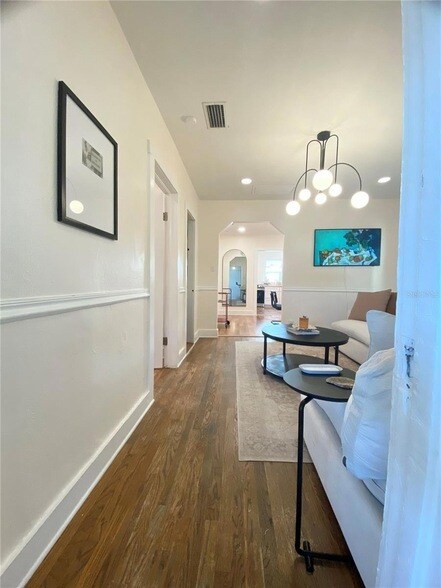 Building Photo - 1858 Fern Palm Dr