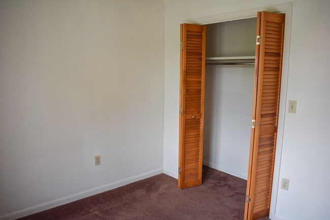 Building Photo - Second Floor - Two Bedroom with Garage in Jersey Shore