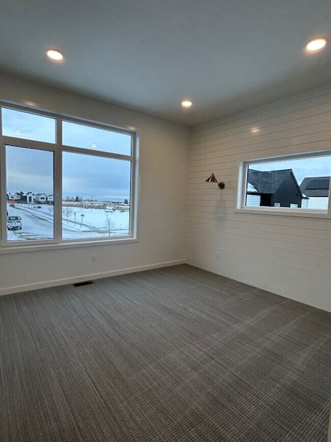 Building Photo - Modern Scandinavian Home with Abundant Nat...