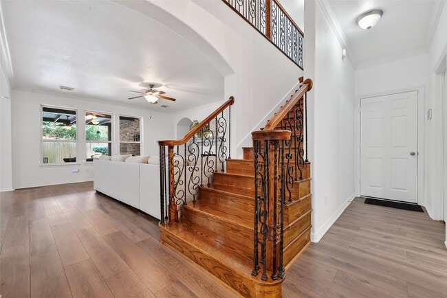 Building Photo - 66 S Longsford Cir