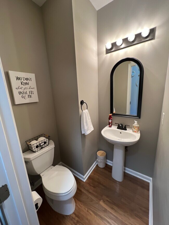 Powder room - 5403 Picket Fence Ln
