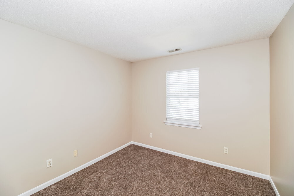 Building Photo - 105 Sweetbriar Ct