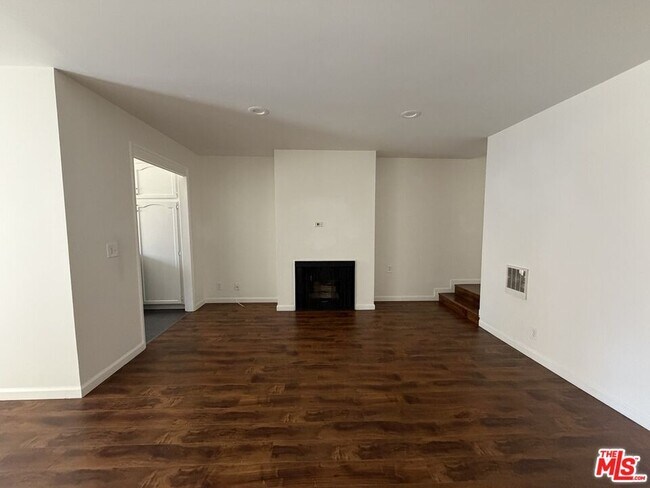 Building Photo - 1337 N Sierra Bonita Ave