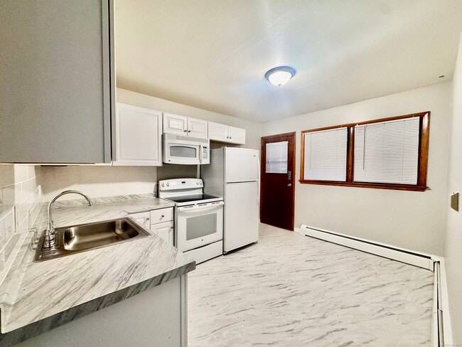 Building Photo - 197 Potuccos Ring Rd