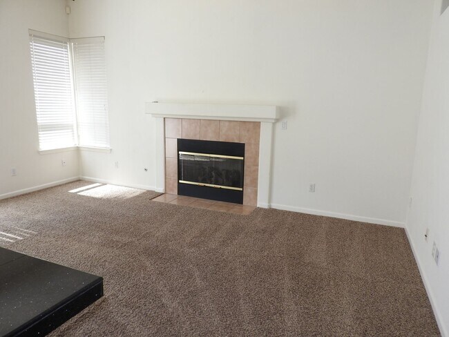 Building Photo - Beautiful Home in Highland Park