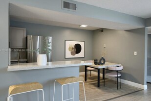 Building Photo - 350 Palm Cir W