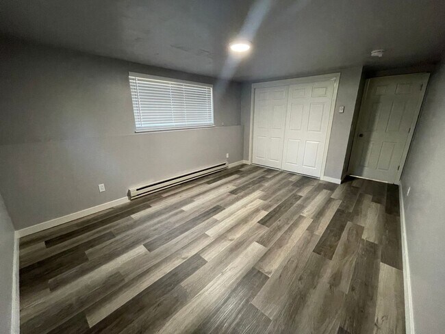 Building Photo - 5223-5225 N Pinegrove Ct