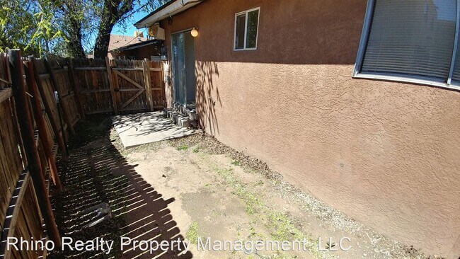 Building Photo - 3212 Comanche Rd NE