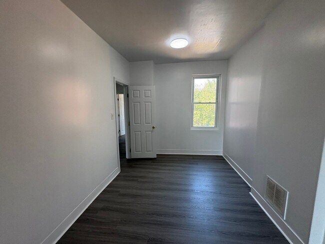 Building Photo - 4712 Knorr St