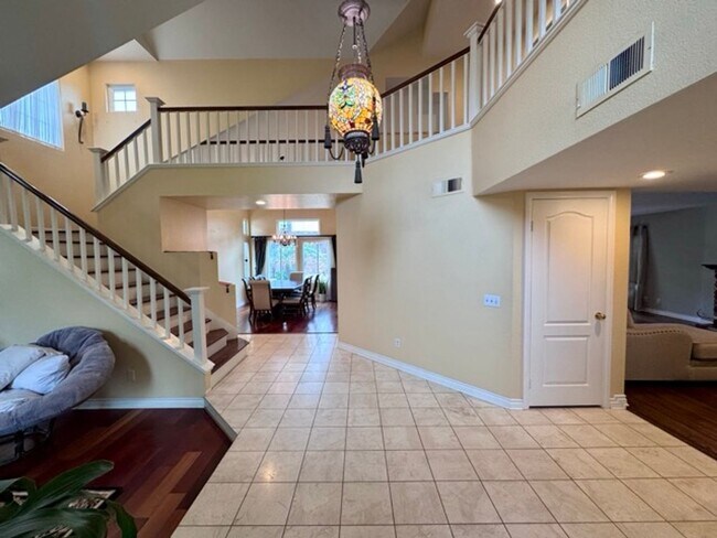 Building Photo - 5 bedroom South Temecula home with a Pool ...