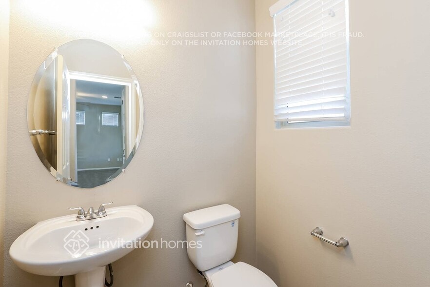 Building Photo - 398 Gracious Wy