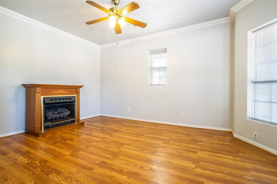 Building Photo - 2505 Austin St