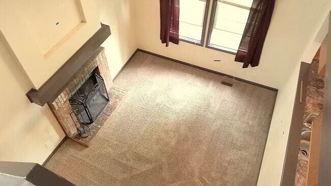 Building Photo - Spacious 3 Bed, 2 Bath House in Loveland!