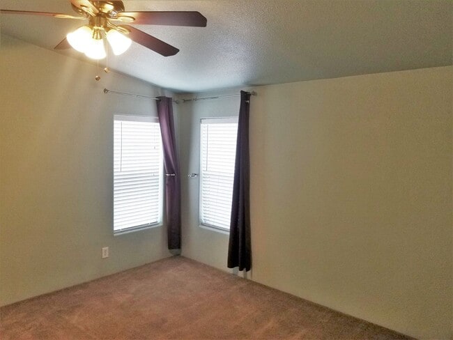 Building Photo - Great Location! 3 Bed, 2 Bath West-Flagsta...