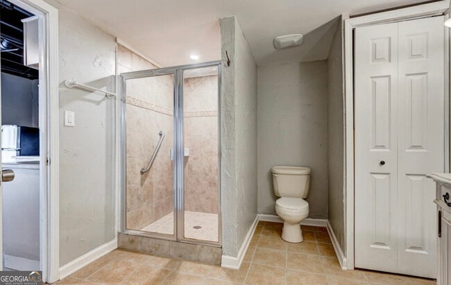 Building Photo - 922 Sharon Ct