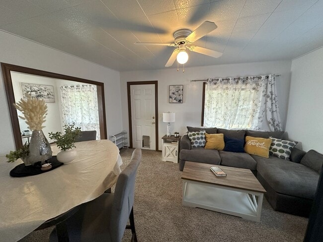 Building Photo - 3 Bedroom 1 Bath House