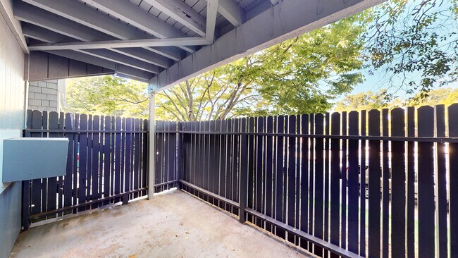 Building Photo - 511 Alameda del Prado