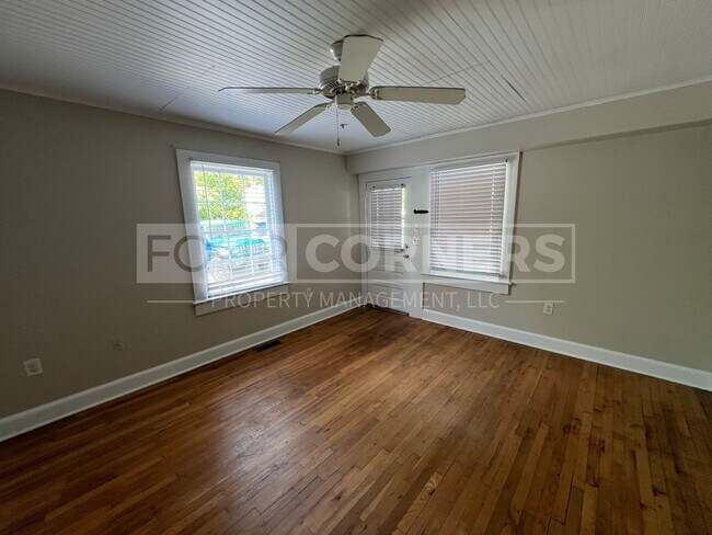 Building Photo - Charming 2 Bedroom 2 Bath in Historic Building