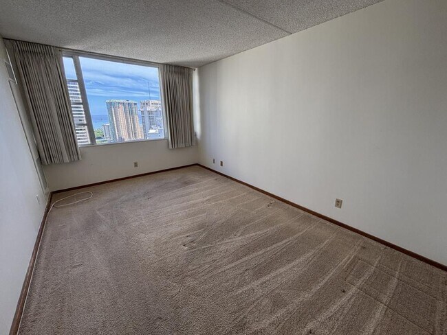 Building Photo - 400 Hobron Ln