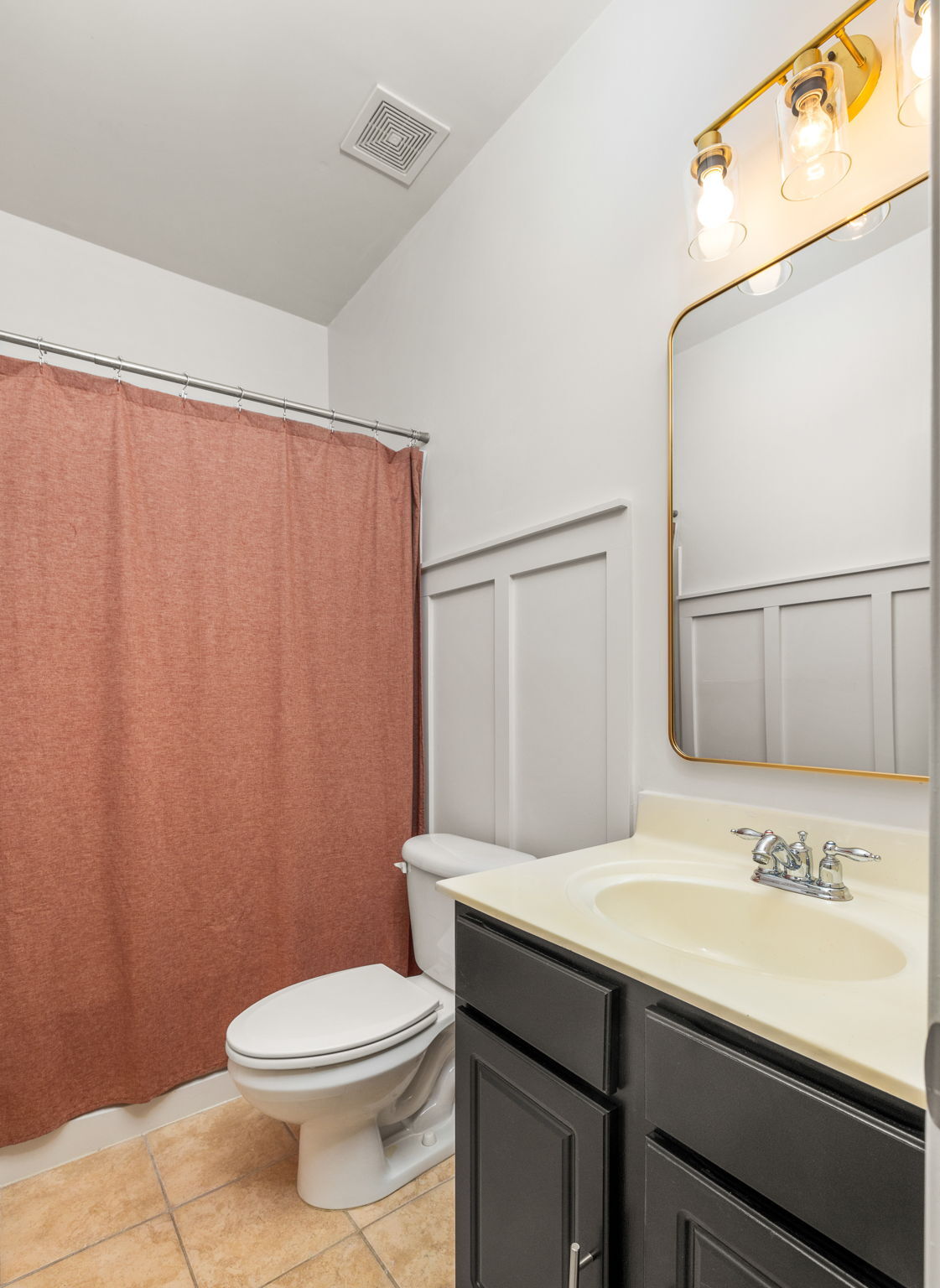 Downstairs Bathroom - 813 Charles Bank Ave SE