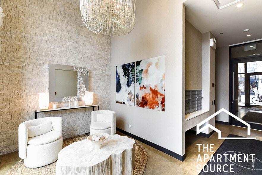 Building Photo - 3461 N Lincoln Ave